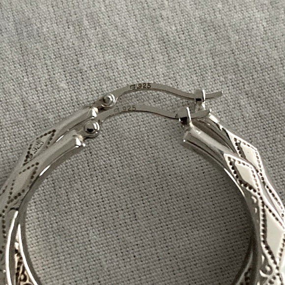 Sterling Silver 925 Snap Post Hoop Round Earrings Edged Scrolled Pattern New Box - Picture 3 of 13